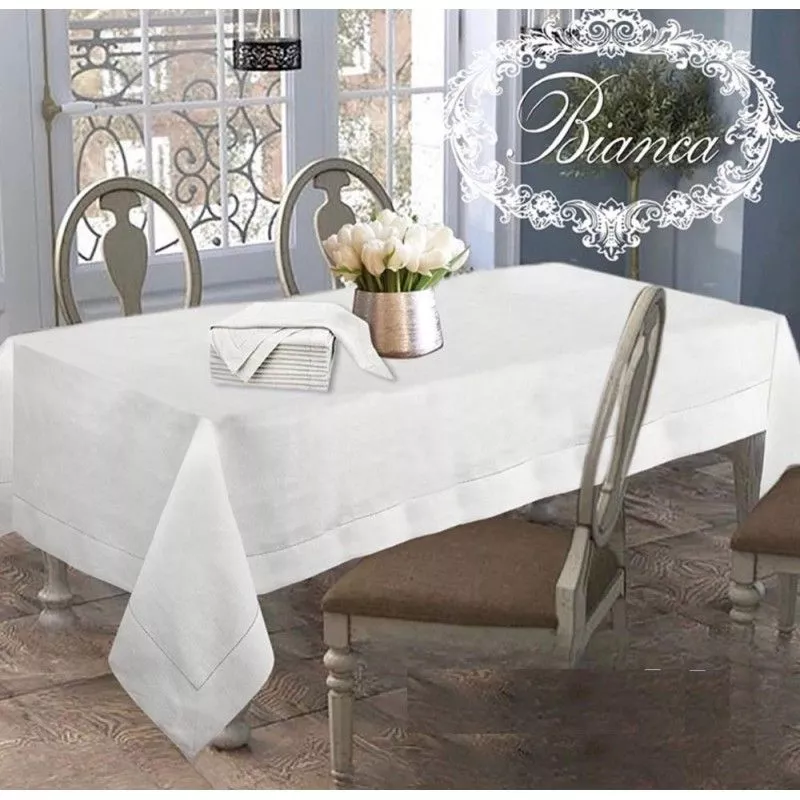 Tovaglia con orlo a giorno