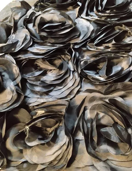 Organza con fiori 3D giganti